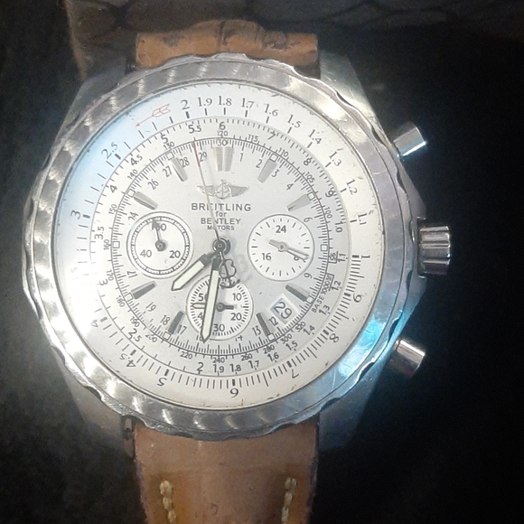 B Men's  Watch - Picture 7 of 8